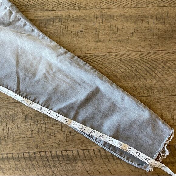 Gap Denim Light Gray Button Front Frayed Edge Leggings - Size 18 - Picture 11 of 14
